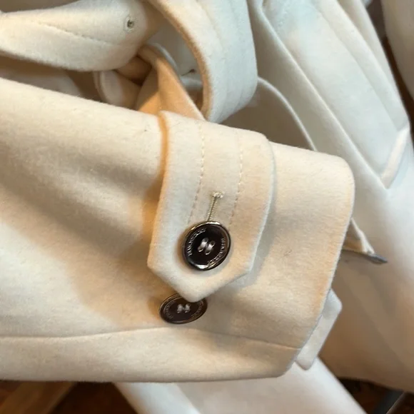 Cream Burberry virgin wool and cashmere size 4 trench